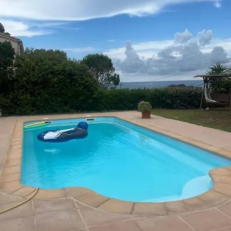 Avec Vue A 100m Des Plages